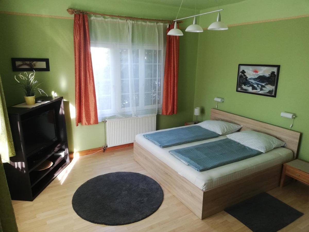 Kornel Apartman Сиофок Екстериор снимка